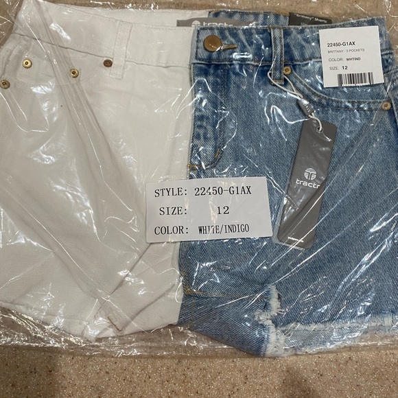 Kids' Colorblock Cutoff Denim Shorts
TRACTR - Picture 3 of 9